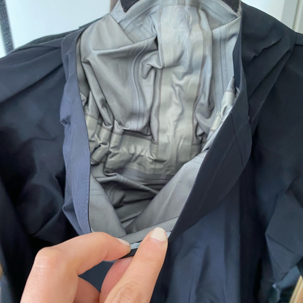 ARC'TERYX Black Women’s GORETEX Imber Hooded Long Coat - Picture 8 of 16